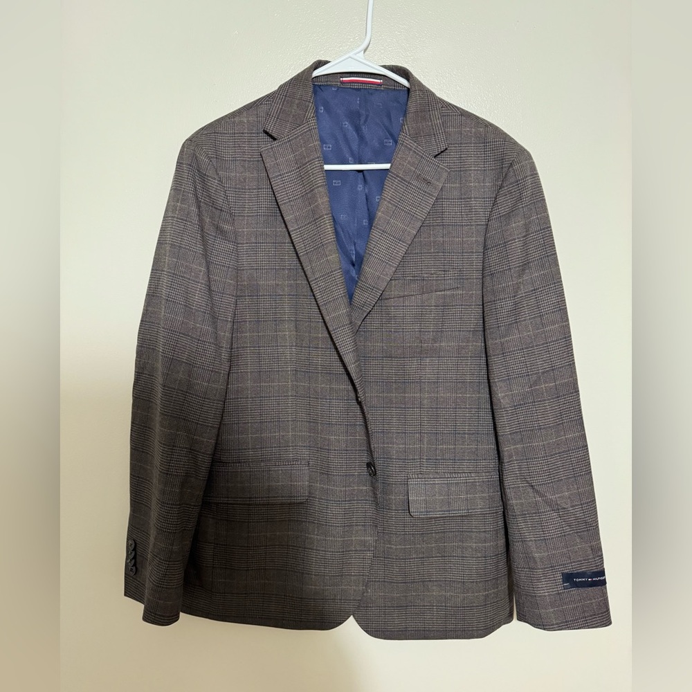 NEW Tommy Hilfiger Suit Jacket size 40 short